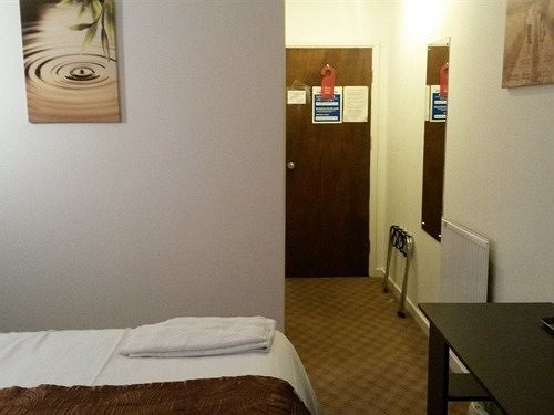Red Lion Hotel Tredegar Екстер'єр фото