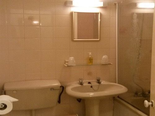 Red Lion Hotel Tredegar Екстер'єр фото
