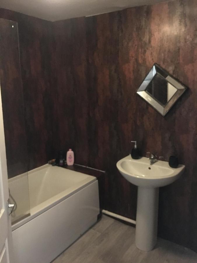 Red Lion Hotel Tredegar Екстер'єр фото